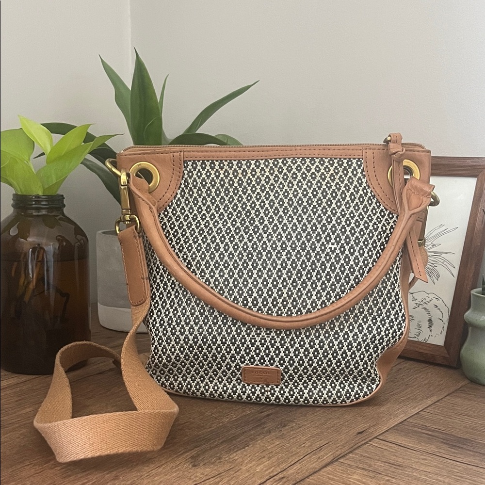 FOSSIL Tan and Black Women's Crossbody Messenger Bag